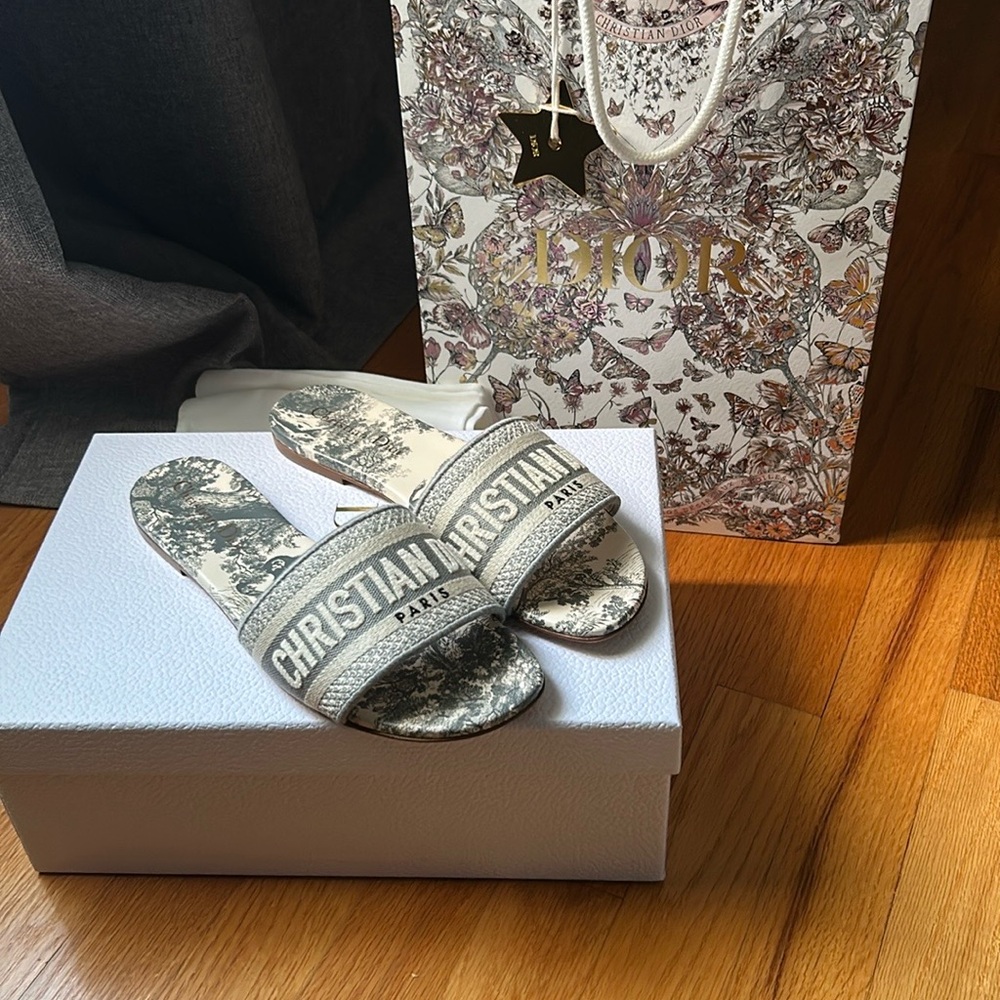 Dior Luxurious White and Gold Set